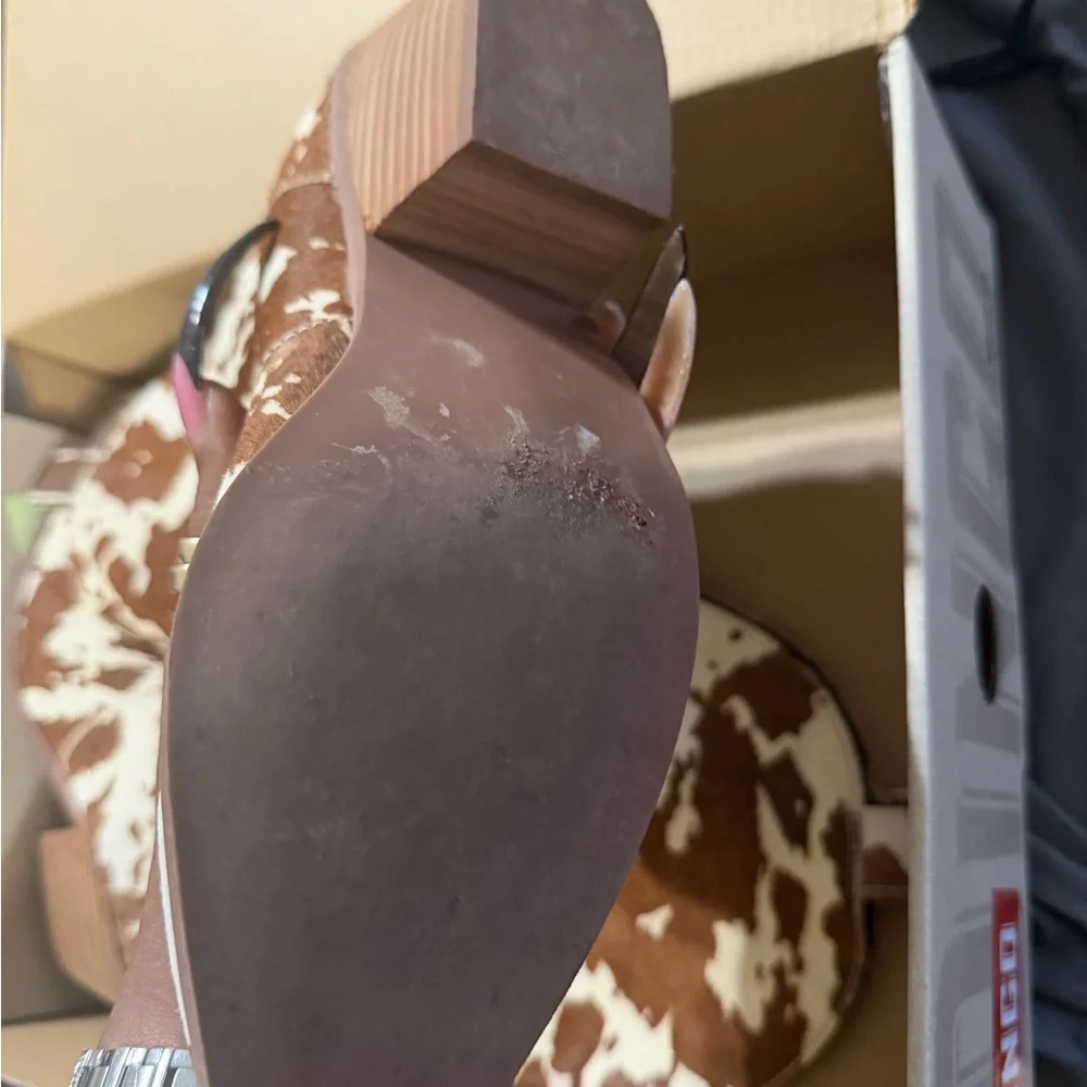 Dingo Brown and White Heeled Boots - Picture 8 of 12